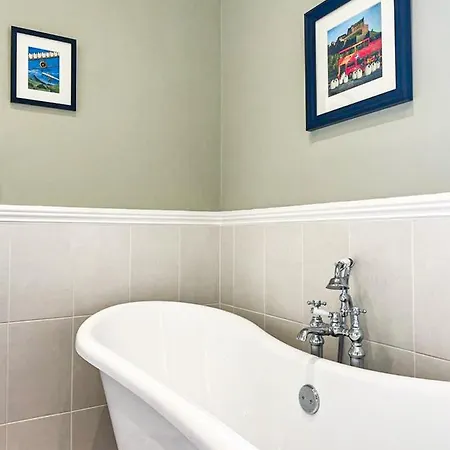 Remarkable 5Br Townhouse With Garden, Sleeps 12 Edinburgh Exterior photo