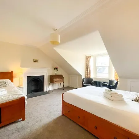 Remarkable 5Br Townhouse With Garden, Sleeps 12 Edinburgh Exterior photo