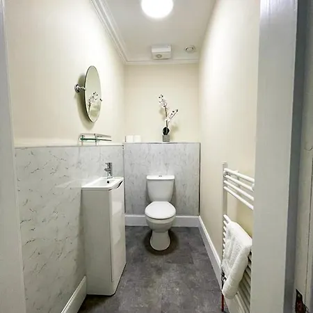Remarkable 5Br Townhouse With Garden, Sleeps 12 Edinburgh Exterior photo