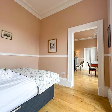 Remarkable 5Br Townhouse With Garden, Sleeps 12 Edinburgh Exterior photo