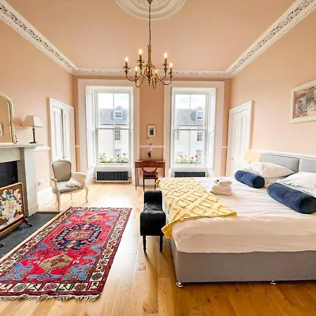 Remarkable 5Br Townhouse With Garden, Sleeps 12 Edinburgh Exterior photo
